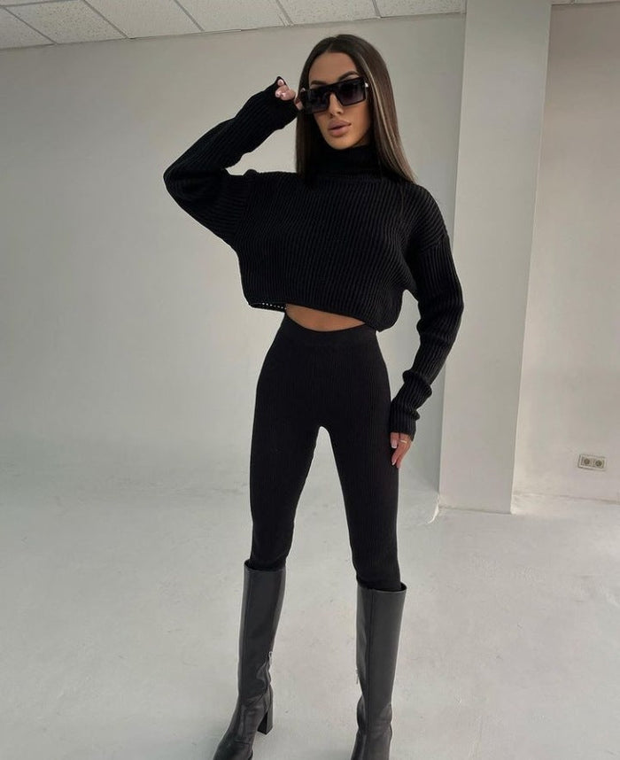 Damski Zestaw z Crop Topem i Legginsami Golfem