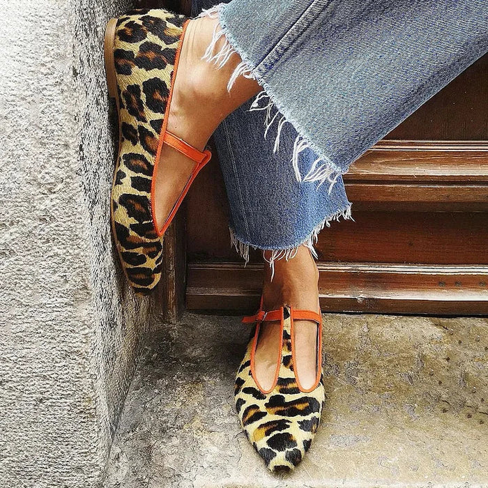 Mirabelle | Eleganckie Baleriny z T-Strap w Wzór Lamparta