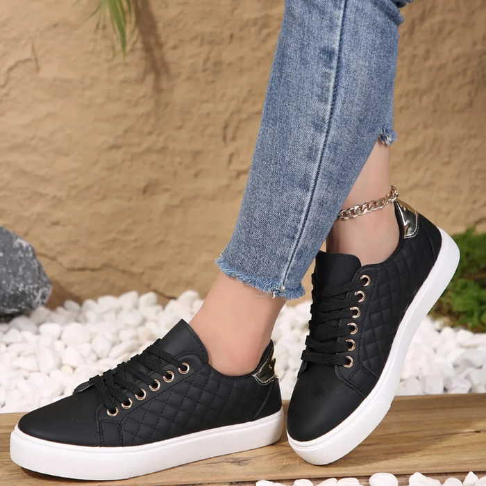 Damskie Pikowane Sneakersy na Platformie ze Sznurowaniem